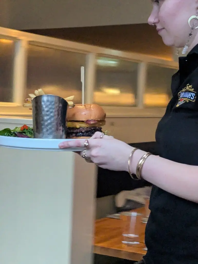 Kermit Jones_Baby Hannah's Bar_Skibbereen_reseña