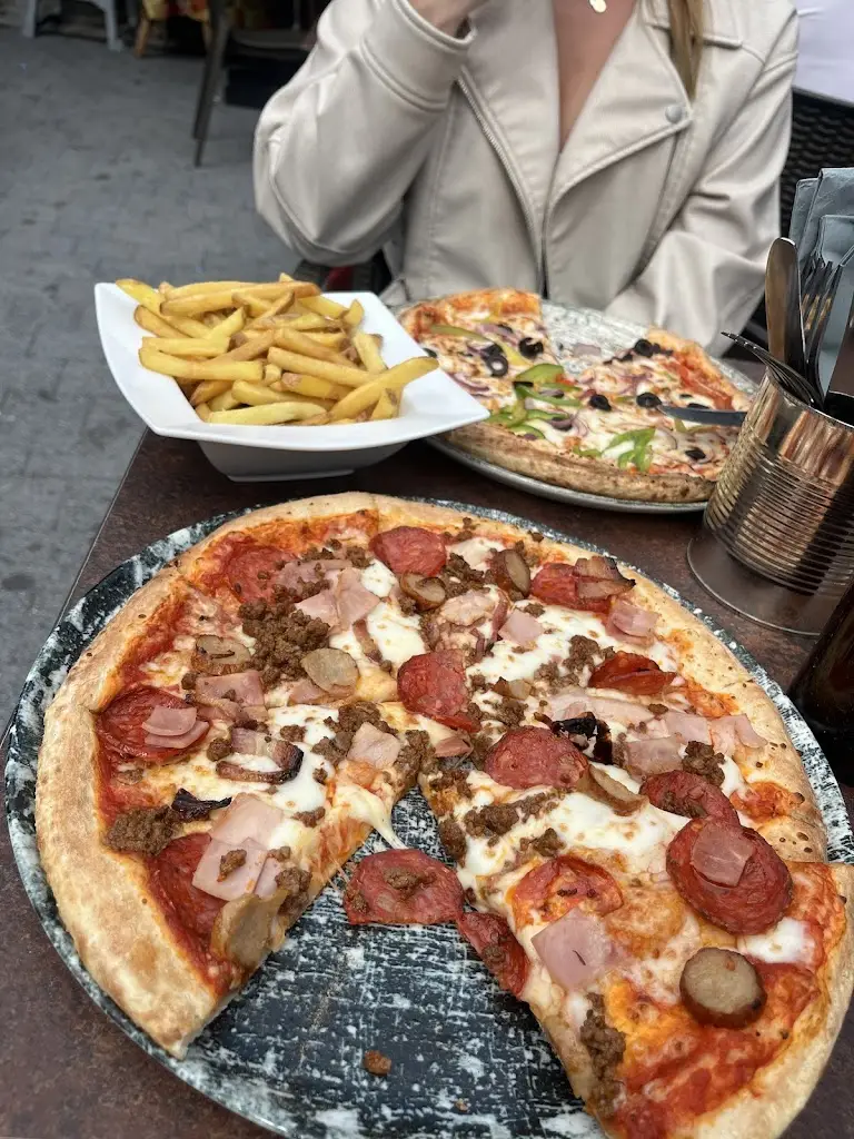 Baby Hannah's Bar_Skibbereen_slider_image_3