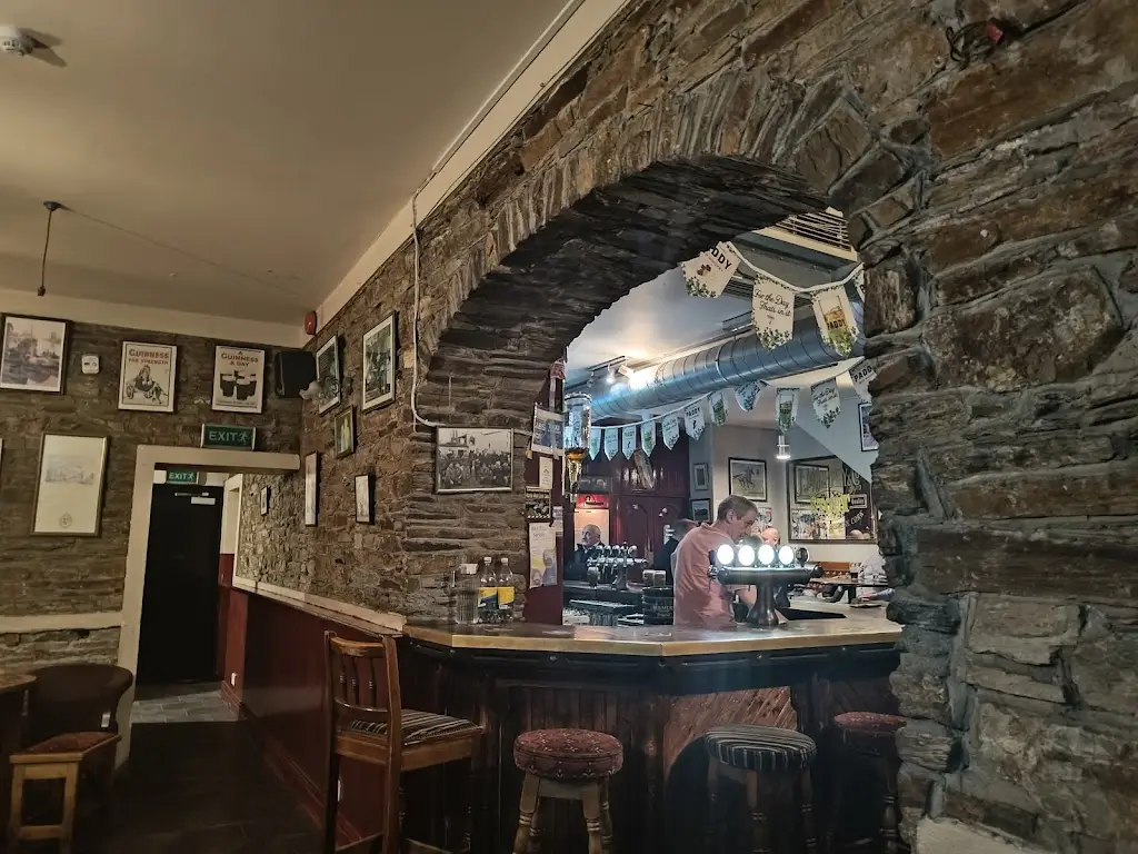 Horse and Hound_Skibbereen_slider_image_3