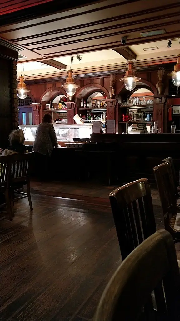 Ross C_O'Grady's Bar & Restaurant_Gort_review