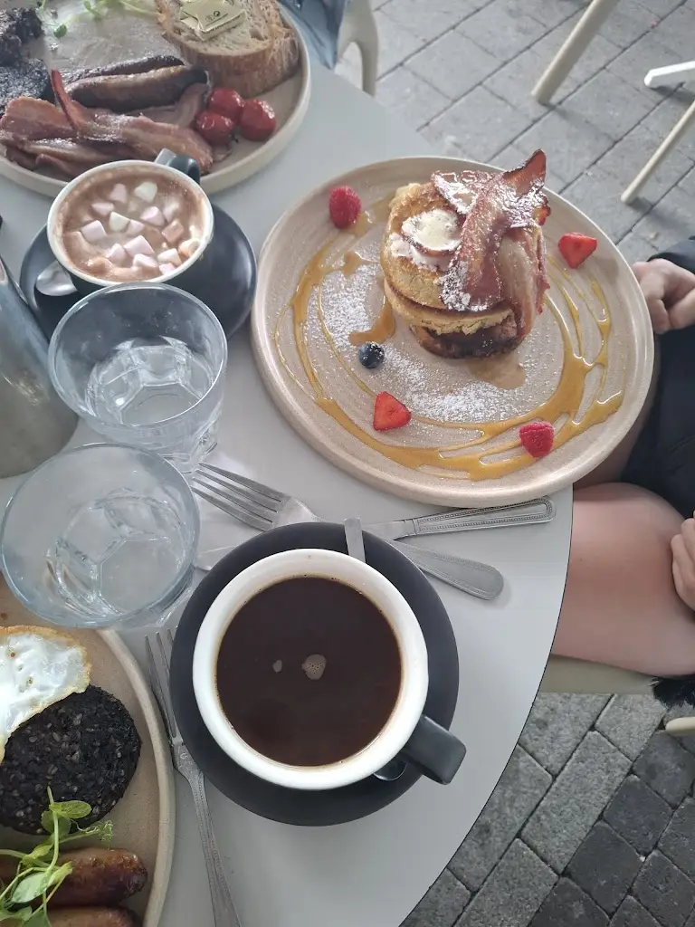 David Mc Sweeney_The Bookshelf Tralee_Tralee_Bewertung