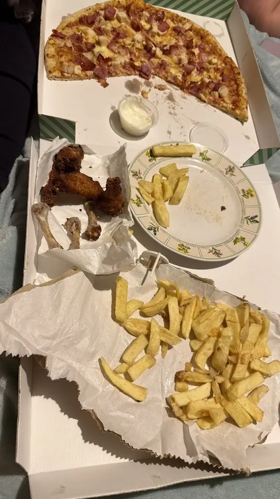 Yuliya Neduzha_Mizzoni's Pizza & Rama Take Away_Ballyjamesduff_review