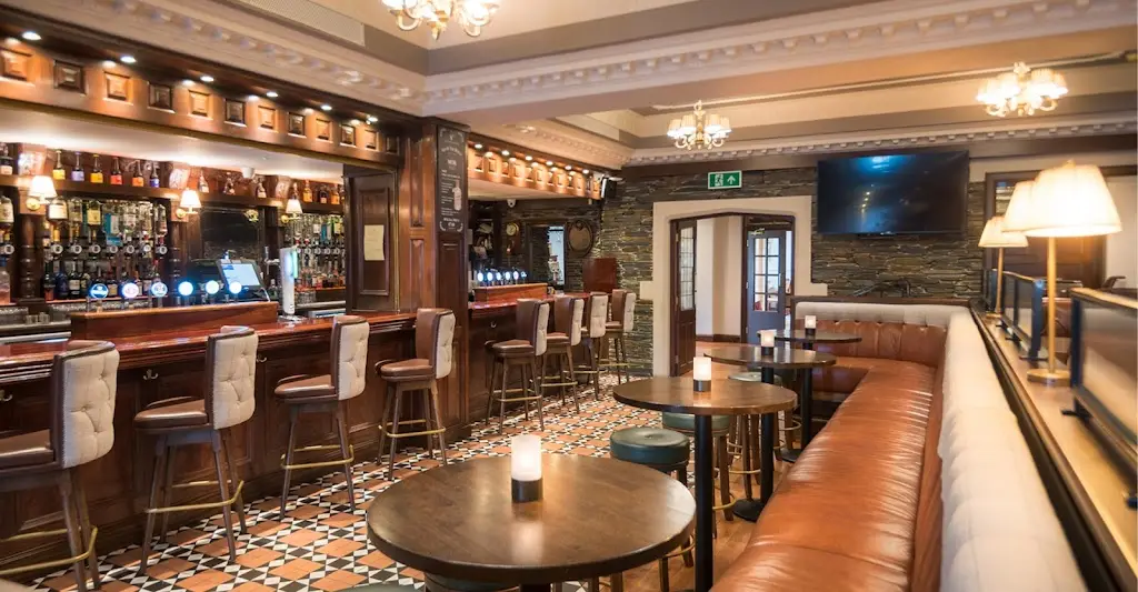 Fara's Bar & Restaurant, Jackson's Hotel_Ballybofey_slider_image_1