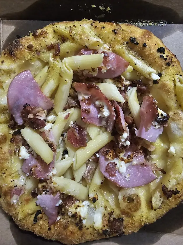 Dorothy Leonard_The Castle Sports & Gastro Bar Belturbet_Belturbet_reseña