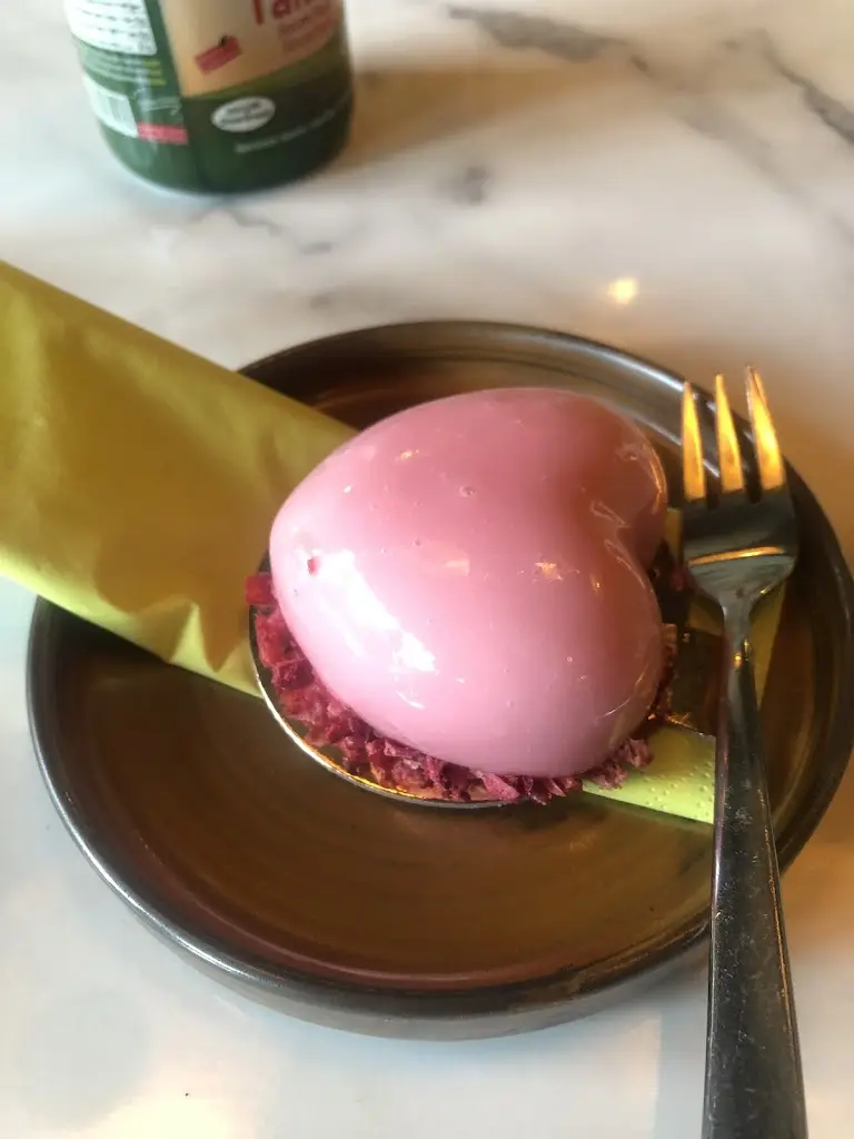 Omaima Al Najjar (Omi)_Café Nua_Belturbet_review