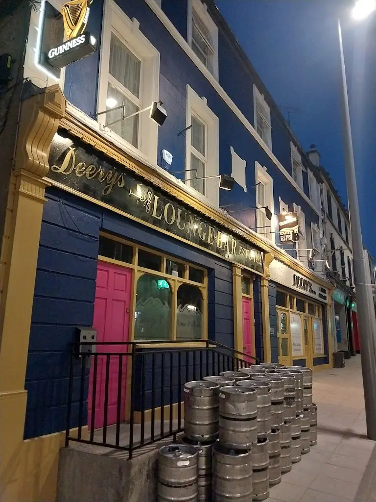 Deery's Bar & Lounge restaurant à Carrickmacross