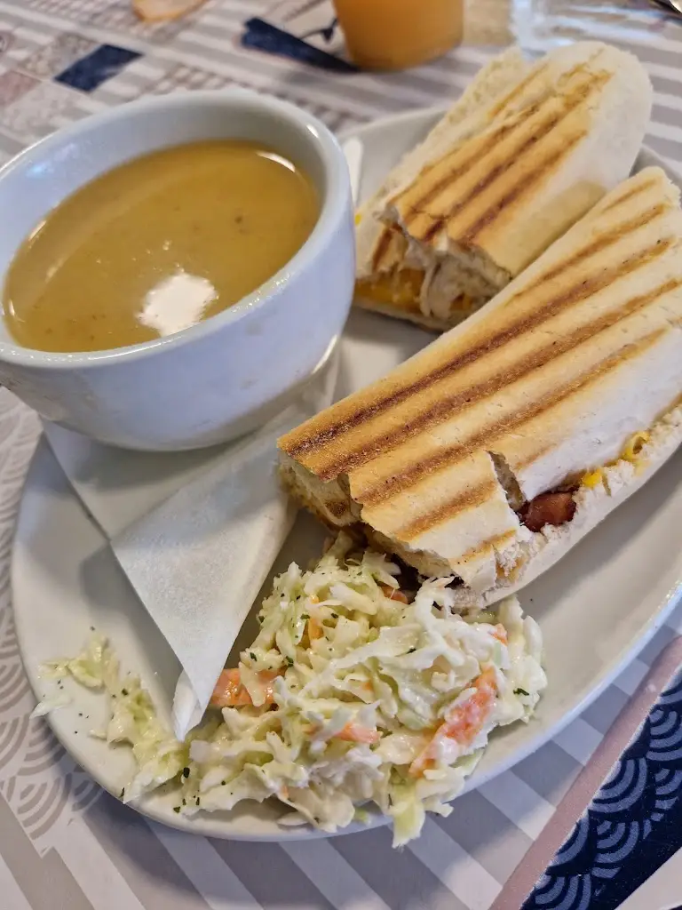 Waves Surf Cafe_Bundoran_slider_image_3