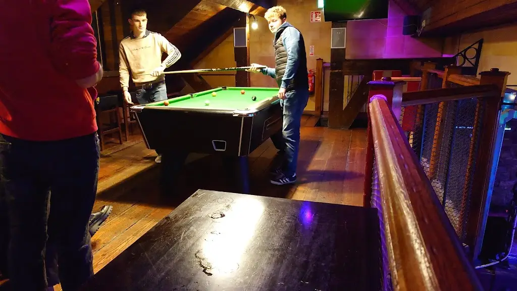 Kieran Van Merkom_The Phoenix Tavern_Bundoran_review