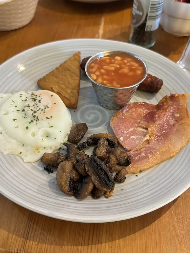 Adrian Walsh_The Salty Fox_Bundoran_review