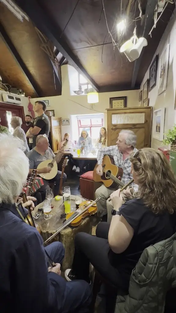 Azzedine Downes_Powers Thatch, Bar And Restaurant_Oughterard_review