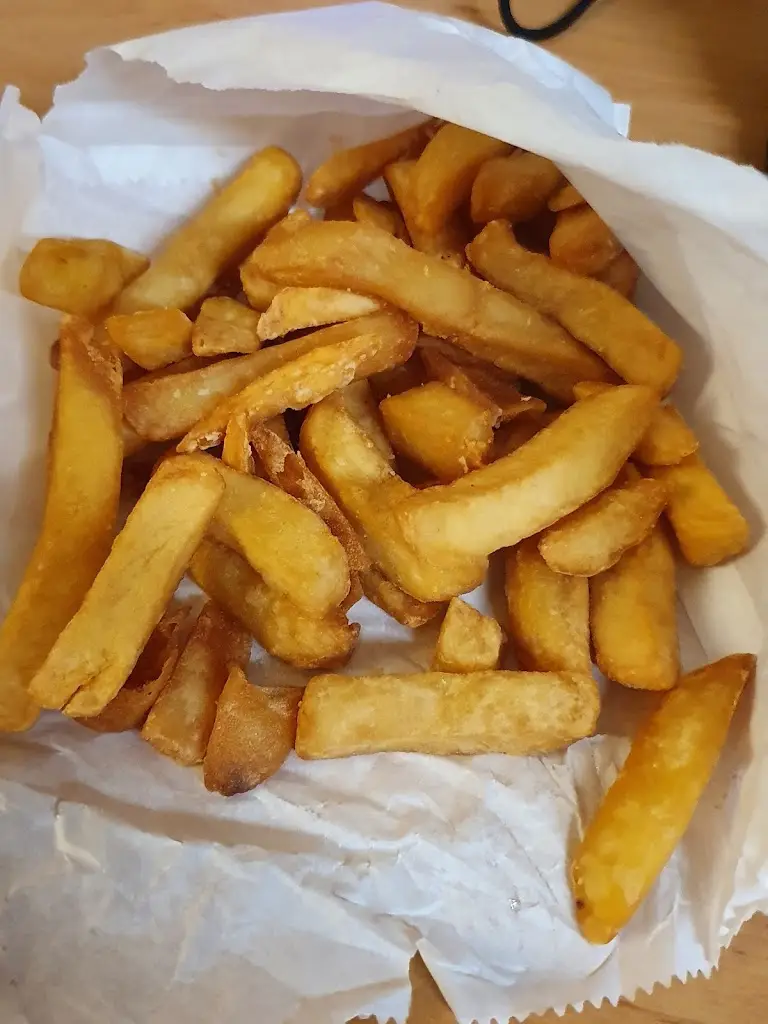 Maire kerins_Golden Dragon Restaurant_Ballyshannon_reseña