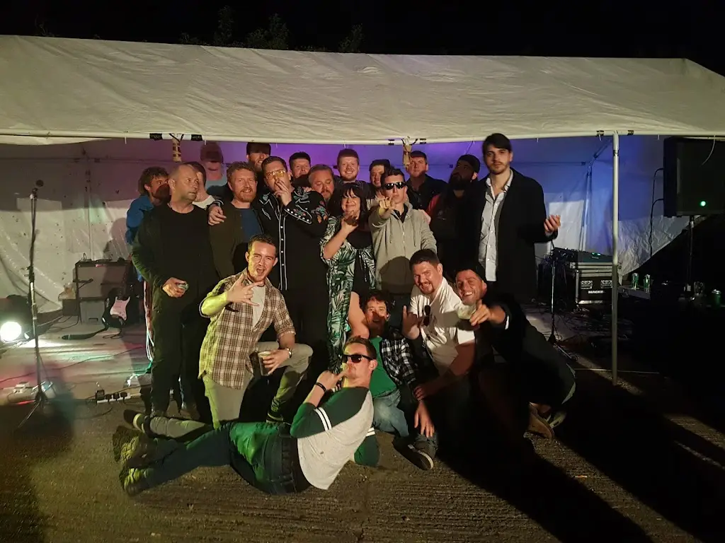 Marc Browne_Max Bar_Ballyshannon_reseña