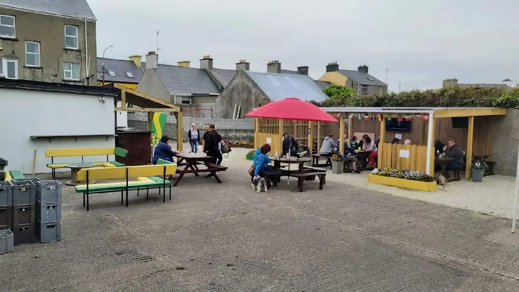 Max Bar_Ballyshannon_slider_image_3