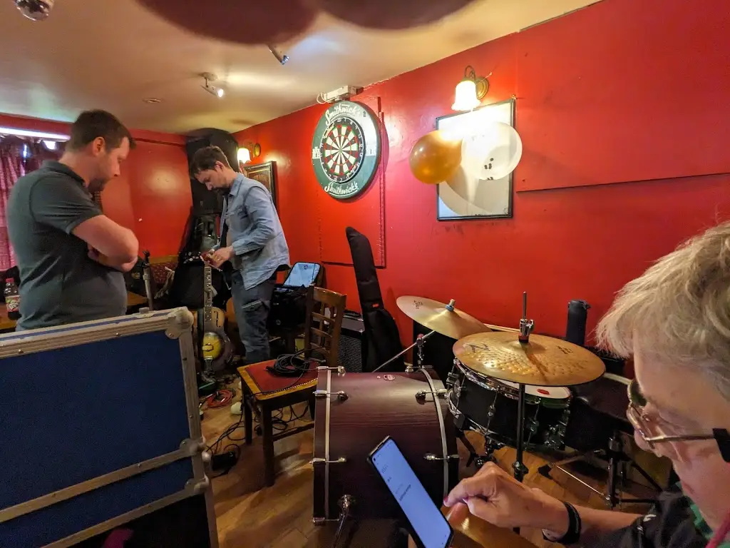 Mick Gordon_Mc Ginleys Bar_Ballyshannon_recensione