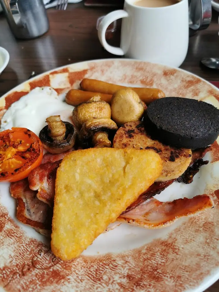 McCauley’s Restaurant_Leifear_slider_image_2