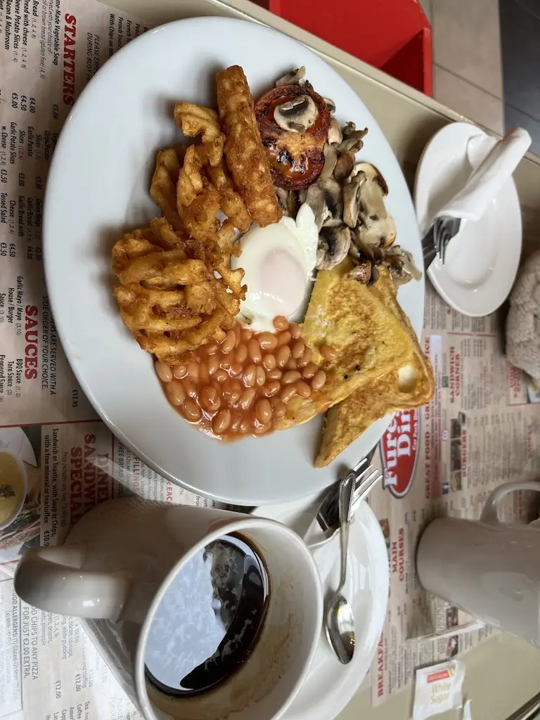 Chaimae Kadmiri_Dock 84 Donegal_Donegal_review