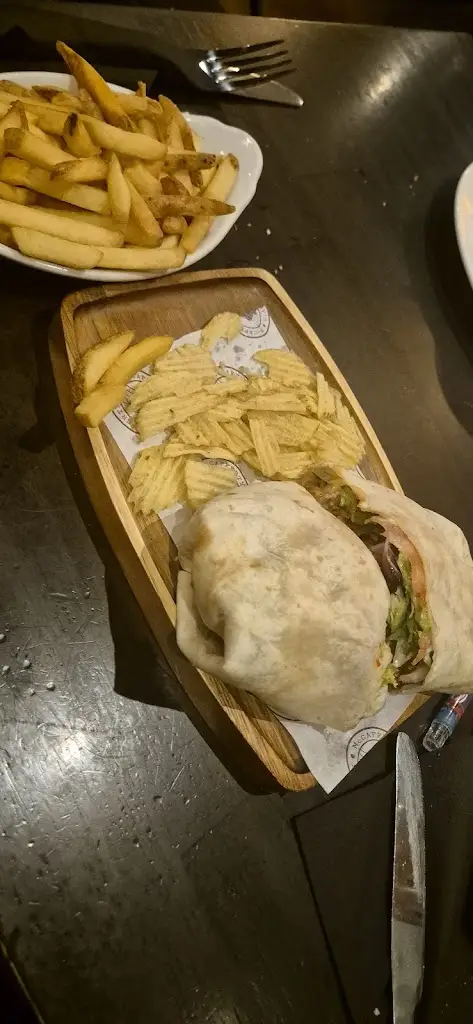 The Extension Bar_McCafferty's Bar & Restaurant_Dungloe_reseña