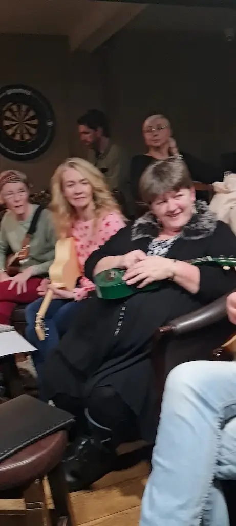 Patrick Johnny Sally's_Dungloe_slider_image_2