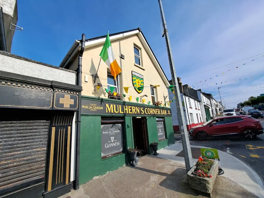 B. S. T._Mulhern's Corner bar_Dungloe_review