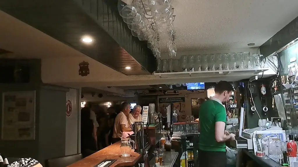 B. S. T._Teach Owenie Ban_Dungloe_reseña