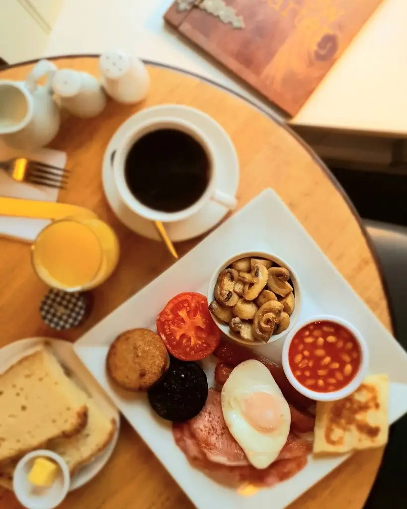 The Narrow Quarter Bistro & Coffeehouse_Dunlewy_slider_image_2