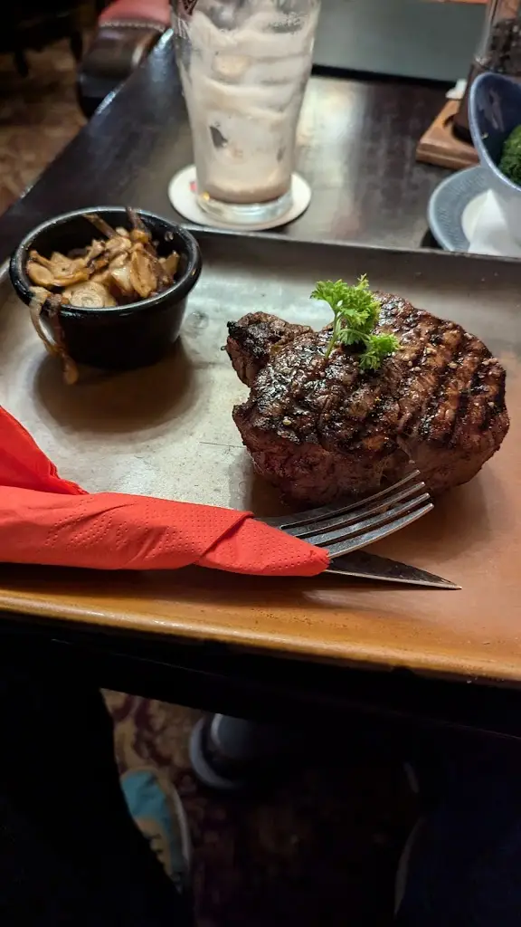 Jeff Aspland_Andy's Bar & Restaurant_County Monaghan_avis