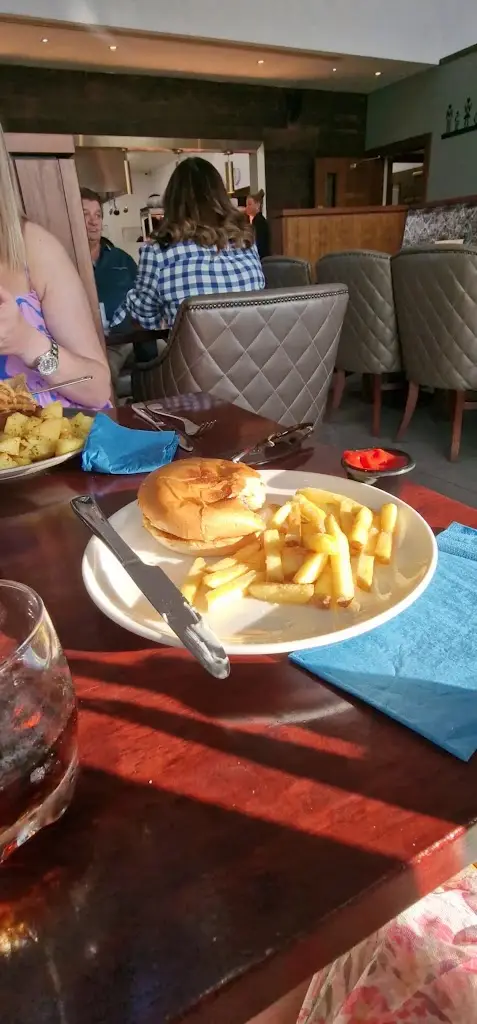 Steven Lowery_The Treehouse Restaurant_Muff_review