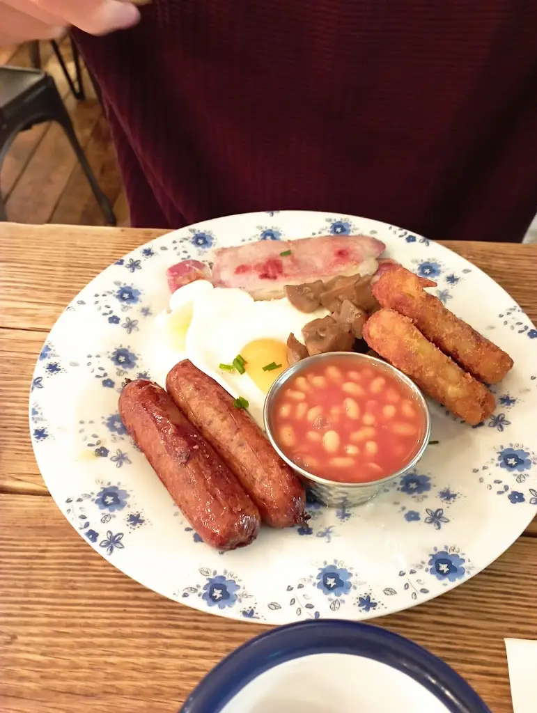 Menu_Tank and Skinny's_Muff_image_6