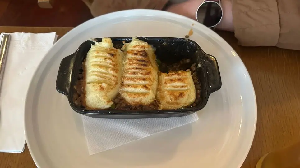 Althea Fitzpow_Yellow Pepper_Letterkenny_reseña