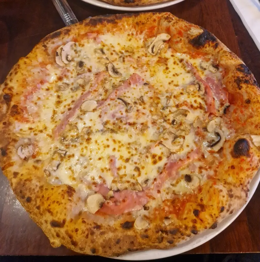 Luca's Restaurant Letterkenny_Letterkenny_slider_image_3