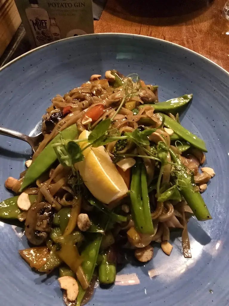 Nikitha Nair_Warehouse Bar + Kitchen_Letterkenny_recensione