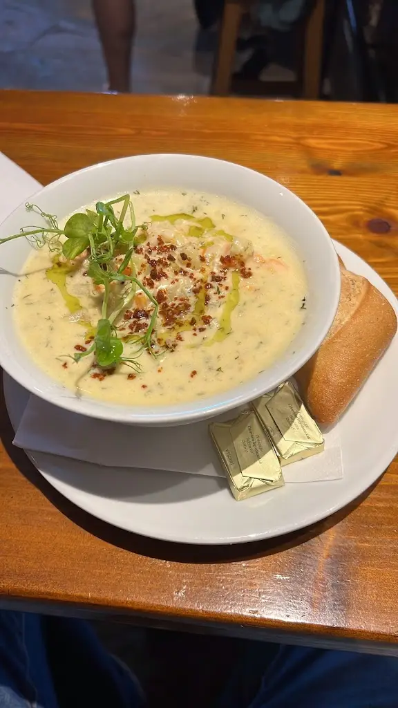 Ilyas Vekilov_The Harp Tavern_Sligo_reseña