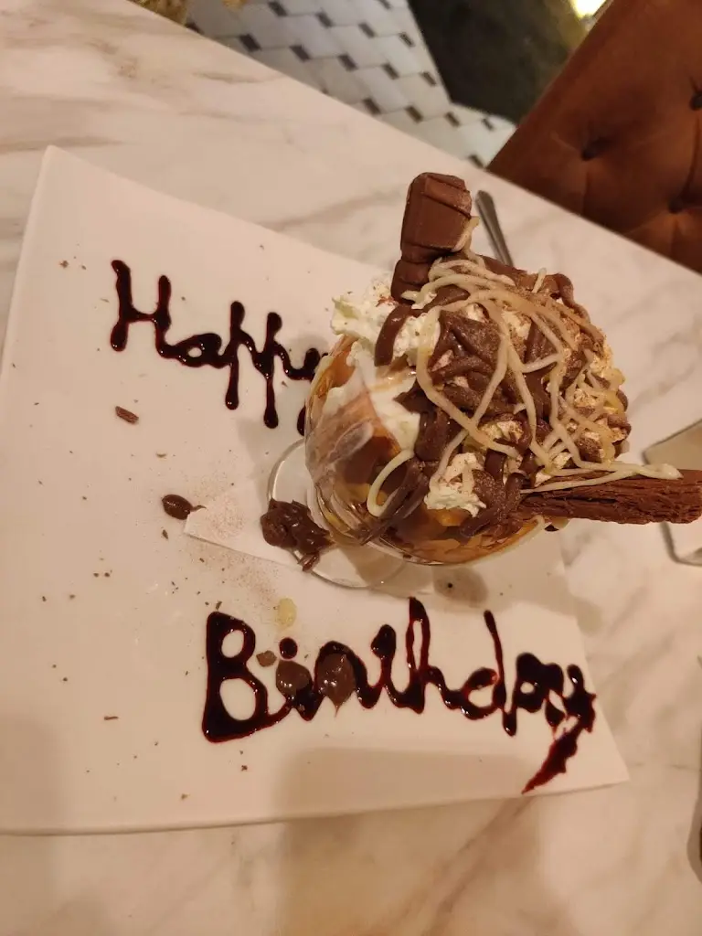 Nishant Singh_Oasis Bar_Letterkenny_recensione