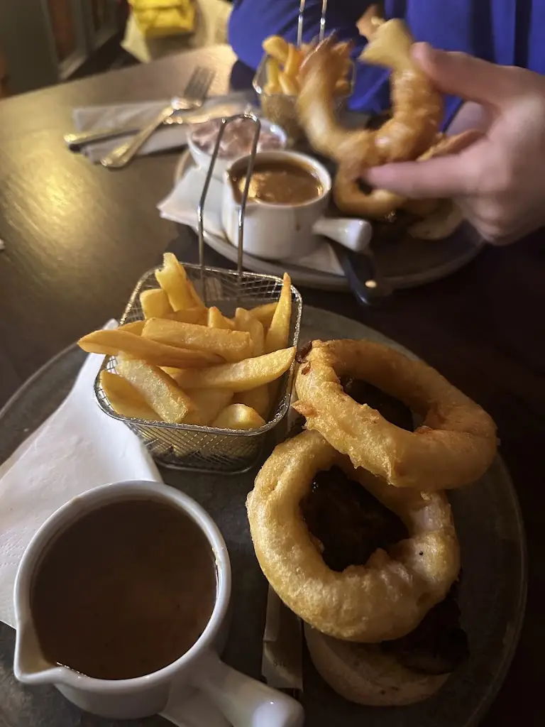 Скуйбеда Анна_Oasis Bar_Letterkenny_recensione