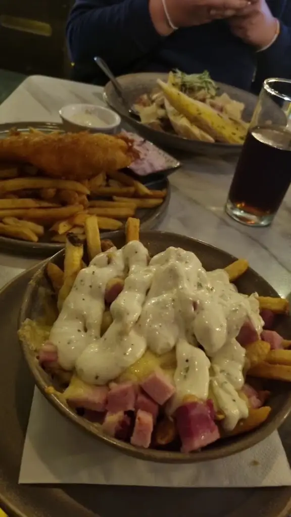 Oasis Bar_Letterkenny_slider_image_2