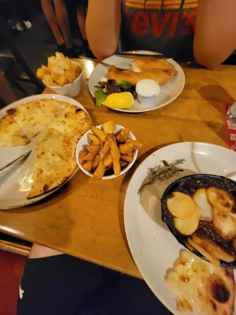 The Alvarez Brothers_Rosato’s Bar & Restaurant_Moville_review