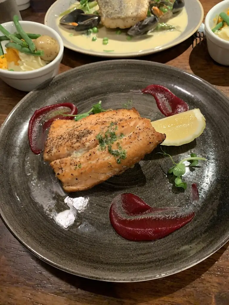 Niall McElwee_Gilroy's Bar_Inishcrone_review