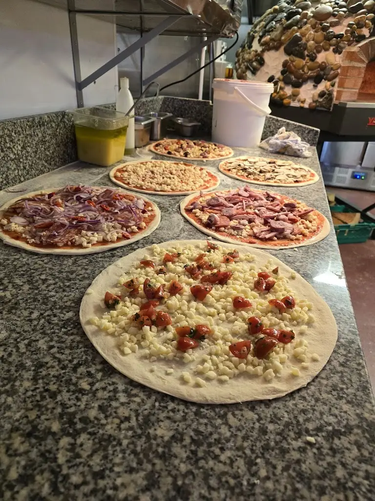 La Piazzetta Pizzeria Enniscrone_Inishcrone_slider_image_2