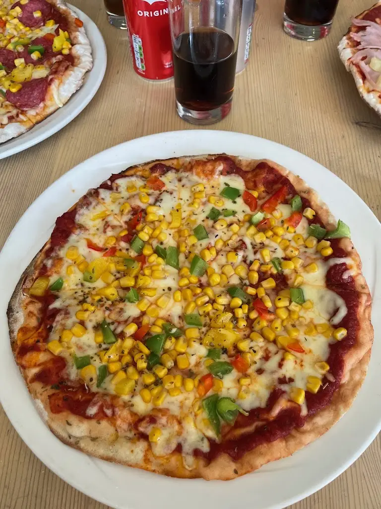 Jasmin K._Beehive Restaurant / Pizzeria_Portumna_review