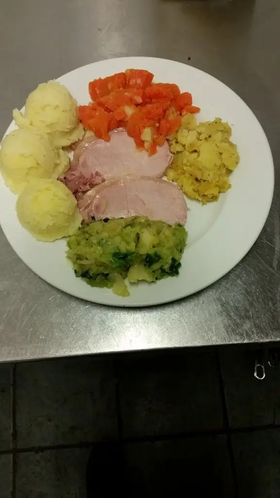 Menu_An Poitín Still Bar, Restaurant & Accommodation_Carrick-on-Shannon_image_5