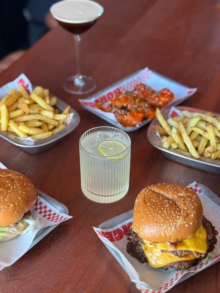 Niche Burger_Tuam_slider_image_2