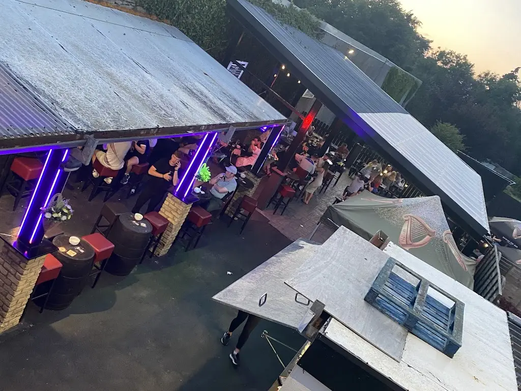 Charlies Bar restaurant à Loughrea