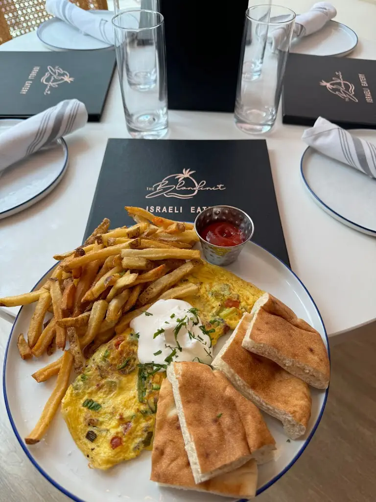 The Golden Goose_Ardee_slider_image_3