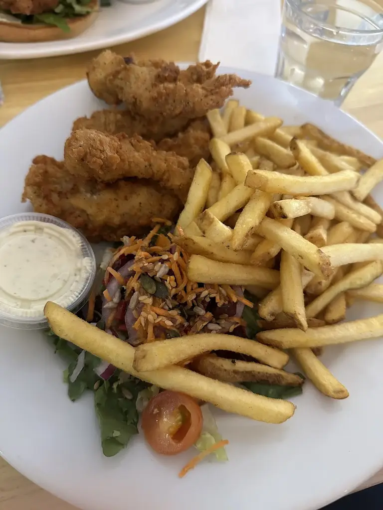 Delaney Mattos_Loaves and Fishes_Athlone_review