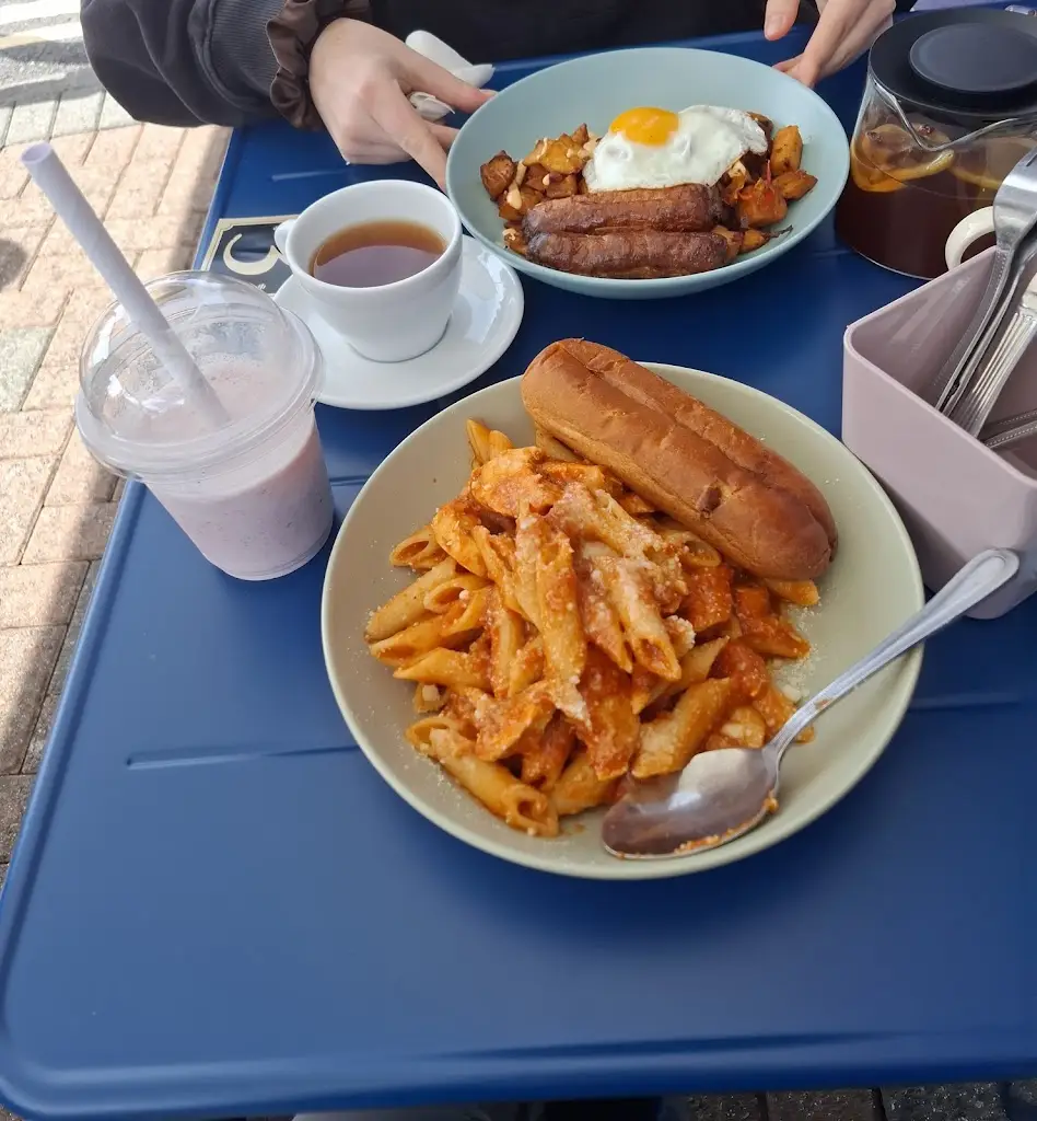 Séamus O' Siadhail_Beans & Leaves_Athlone_review