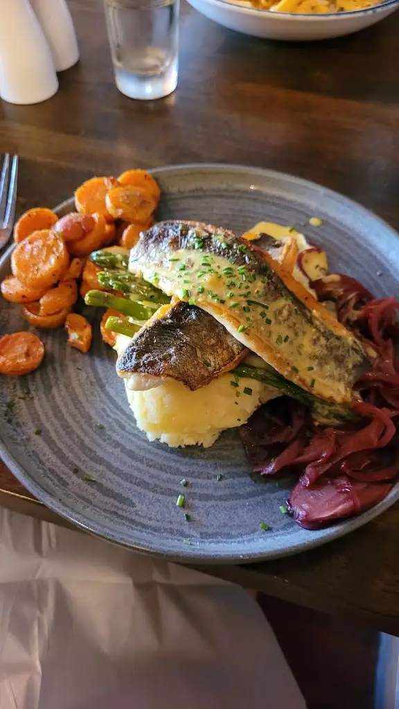 Kelly Whalley_PV's Hotel and Restaurant _An Longfort_review