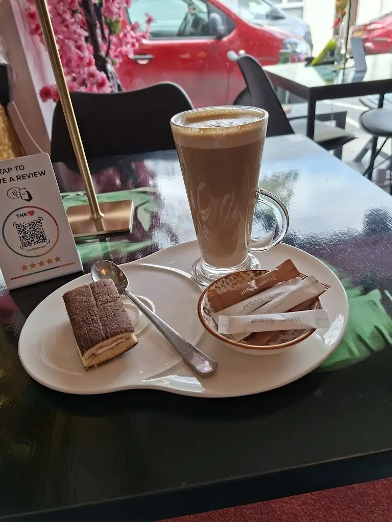 Brian Thompson_Crepe House_An Longfort_avis