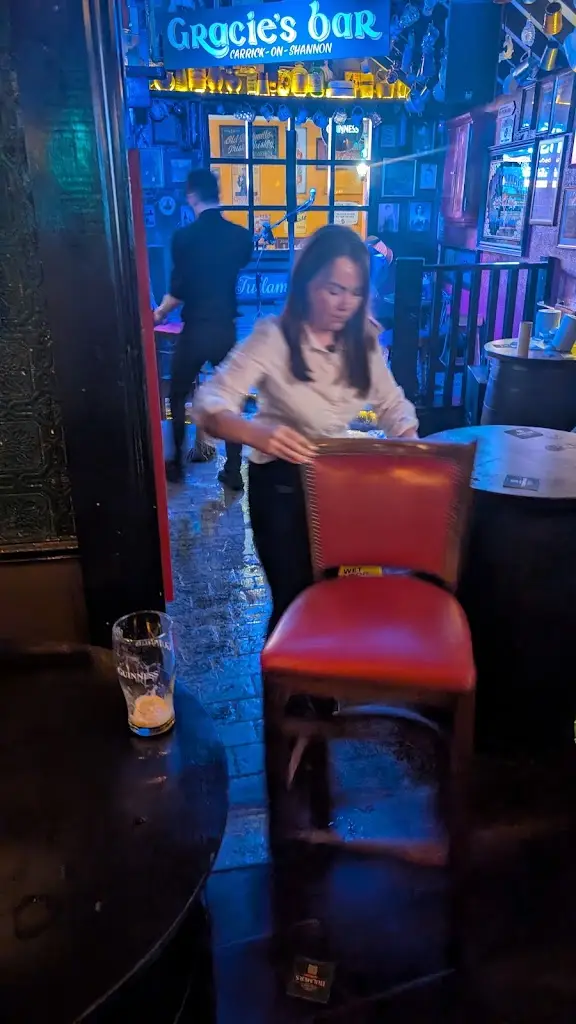 Matt Brett_Gracie’s Bar, Carrick-On-Shannon_Carrick-on-Shannon_review