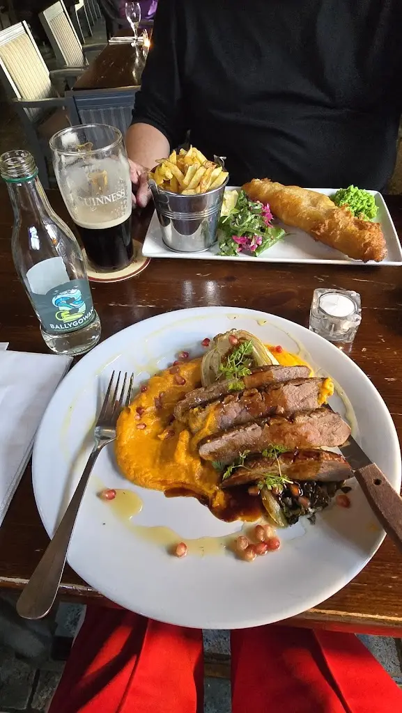 John C. Plantada_The White House_Baldoyle_review