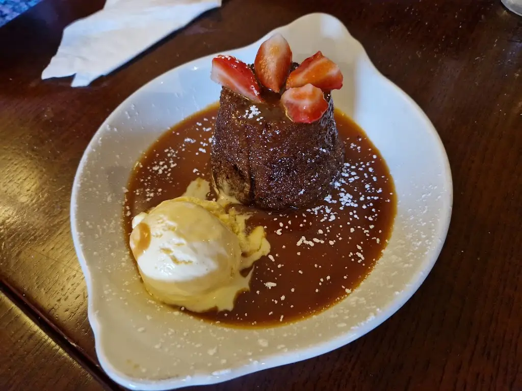 Adrian Green_The Elphin Bar_Baldoyle_avis